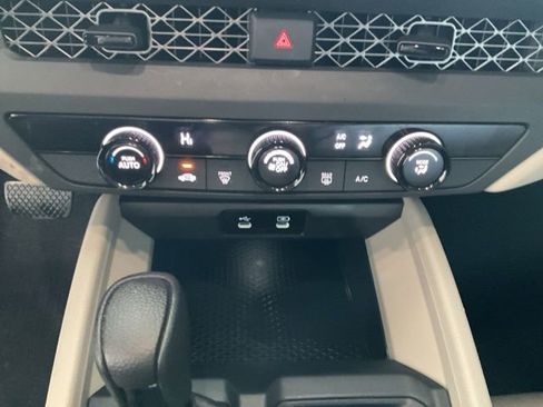 Certified 2023 Honda Accord LX image 11