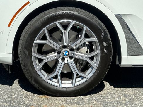 Used 2026 BMW X7 xDrive40i AWD/4WD image 38