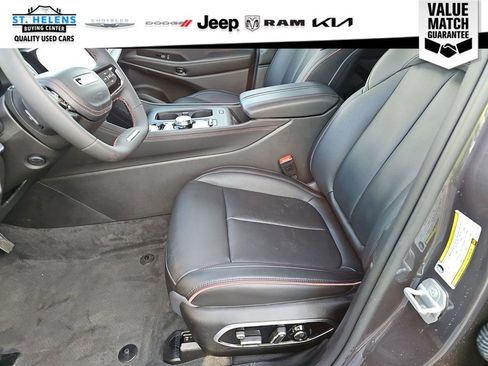 Used 2024 Jeep Wagoneer Launch Edition AWD/4WD image 4