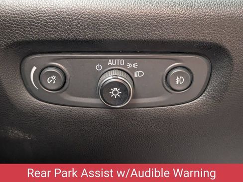 Certified 2020 Chevrolet Traverse LT FWD image 15