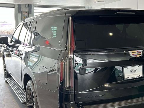 Certified 2023 Cadillac Escalade ESV Sport Platinum w/ LPO, ONYX Package image 12