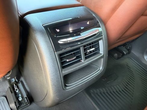 Used 2019 Cadillac XT5 Premium Luxury w/ Driver Assist Package AWD/4WD image 27