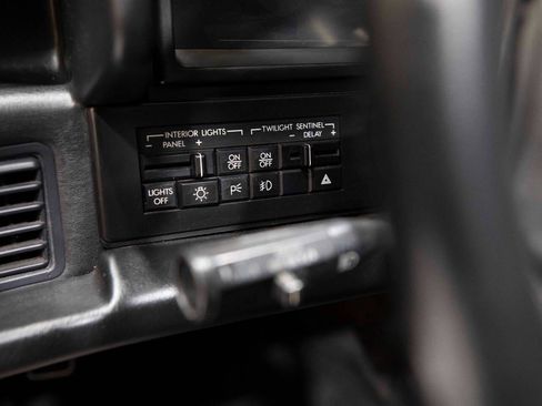 Used 1992 Cadillac Allante FWD image 41