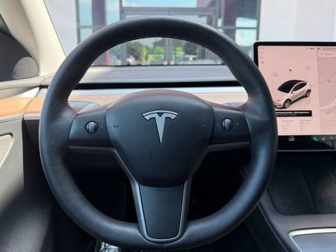 Used 2023 Tesla Model Y Long Range AWD/4WD image 15