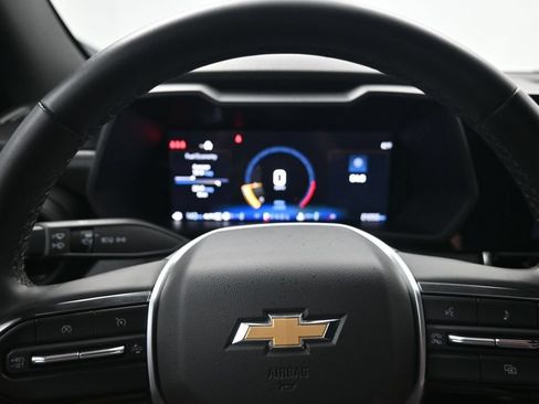 Used 2025 Chevrolet Colorado W/T w/ Advanced Trailering Package AWD/4WD image 15