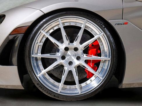 Used 2020 McLaren 720S Spider image 11