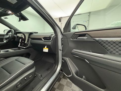 New 2026 GMC Acadia Denali w/ Super Cruise Package image 39