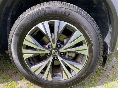 Used 2021 Nissan Rogue SV FWD image 9