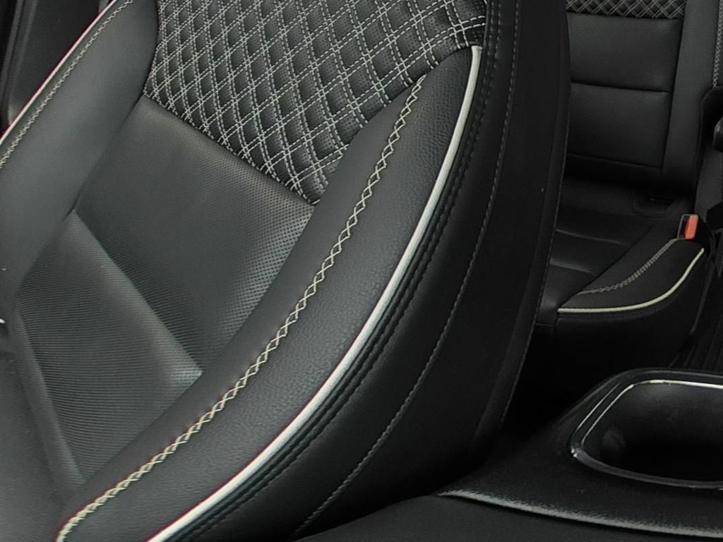 Used 2025 GMC Acadia Denali w/ LPO, Floor Liner Package FWD image 12