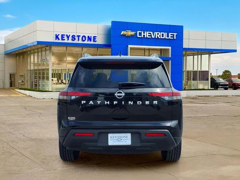 Used 2025 Nissan Pathfinder SV FWD image 6