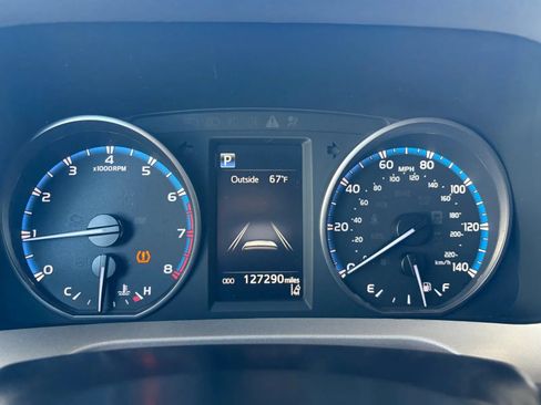 Used 2018 Toyota RAV4 LE w/ All Weather Liner Package AWD/4WD image 29
