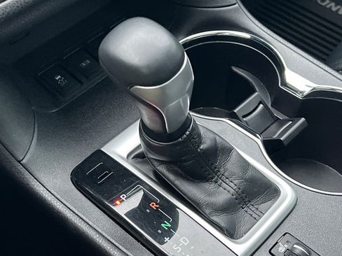 Used 2018 Toyota Highlander XLE image 22