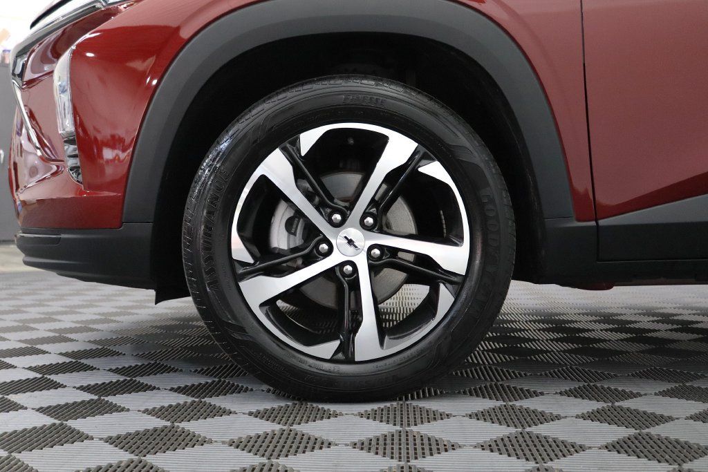 Used 2024 Chevrolet Trax RS w/ Driver Confidence Package FWD image 5