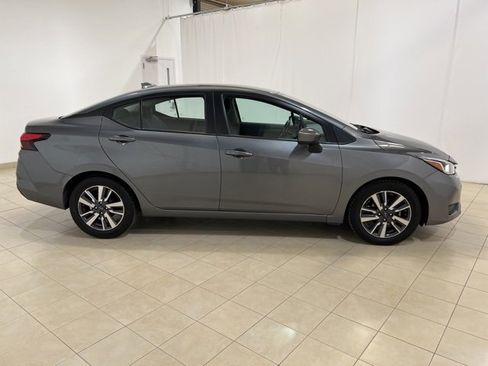 Used 2023 Nissan Versa SV image 6
