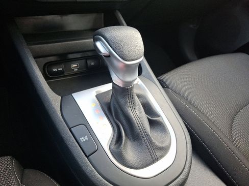 Certified 2024 Kia Forte LXS w/ LXS Technology Package image 13