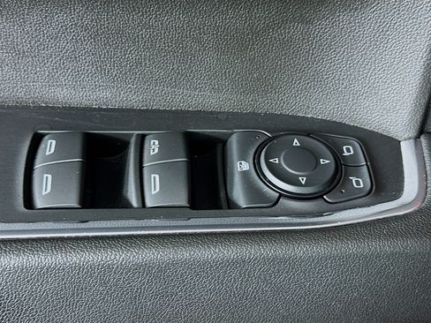 Used 2023 Chevrolet Silverado 1500 LT AWD/4WD image 15