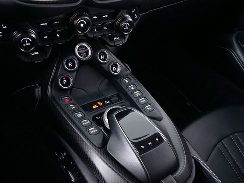 Used 2019 Aston Martin V8 Vantage Base image 28