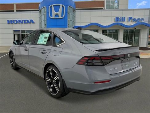 Used 2025 Honda Accord Sport image 3