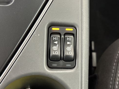 Used 2024 Subaru Crosstrek 2.0i Premium image 24