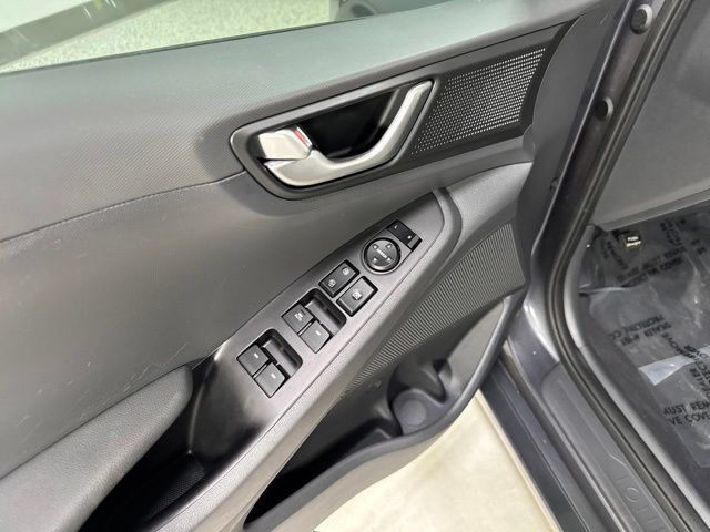 Used 2018 Hyundai Ioniq Blue FWD image 8