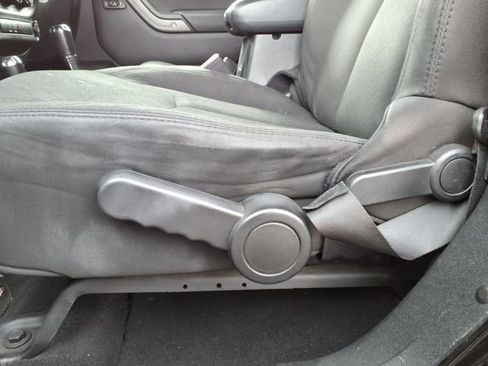 Used 2017 Jeep Wrangler Unlimited Sport w/ Quick Order Package 24S image 15