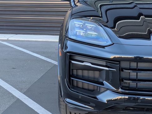 New 2026 Porsche Cayenne S image 12