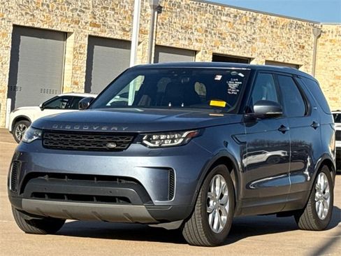 Used 2019 Land Rover Discovery SE image 3