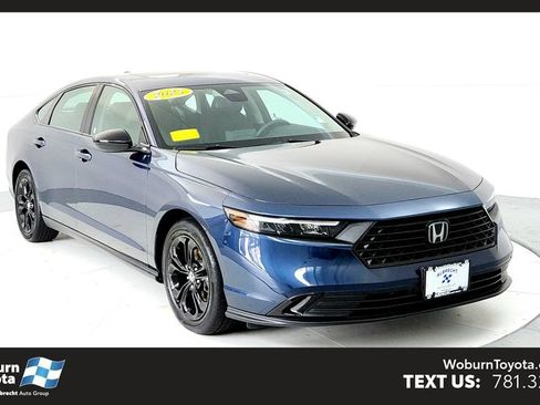 Used 2025 Honda Accord SE image 1