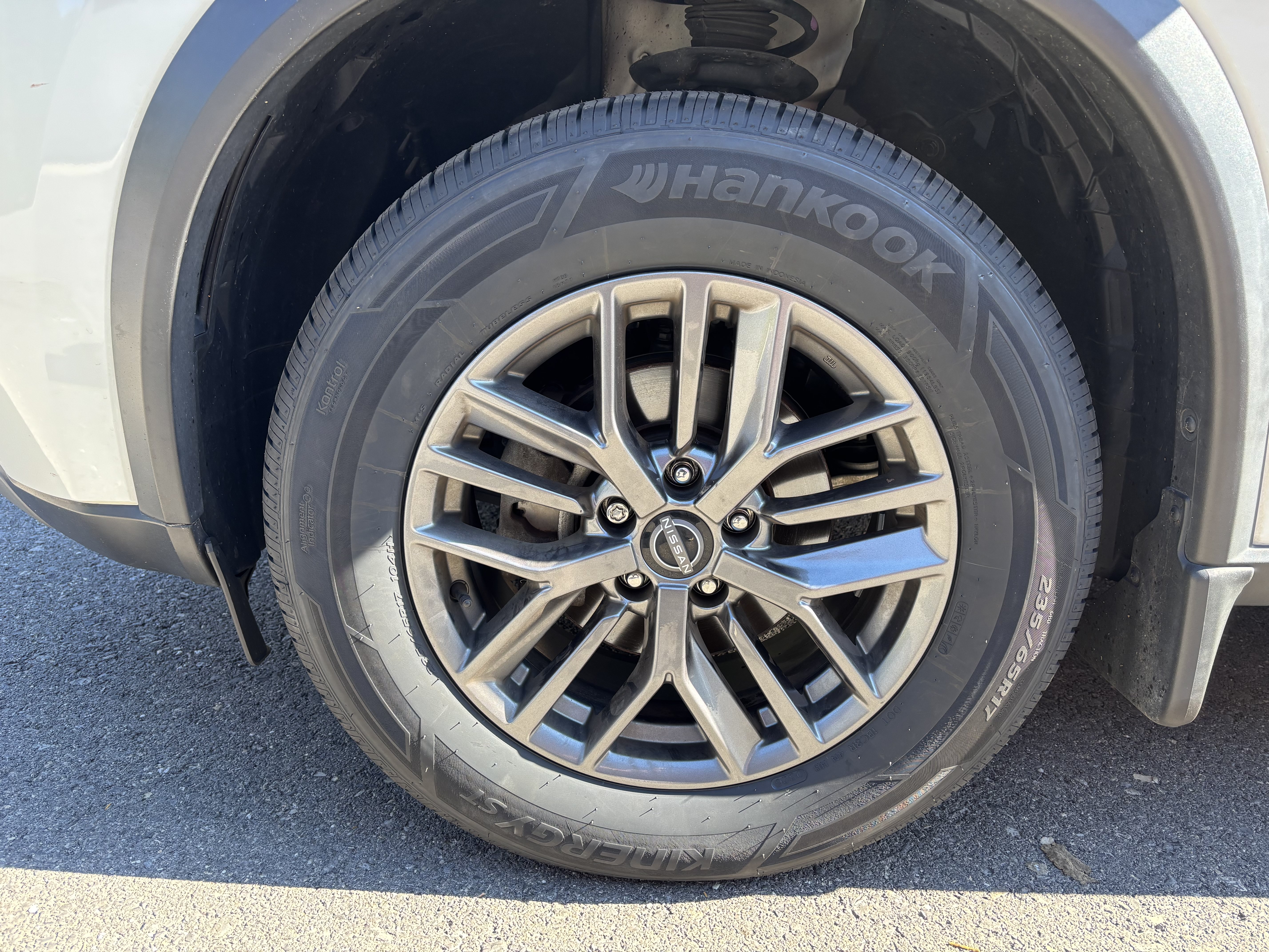 Used 2023 Nissan Rogue S AWD/4WD image 11