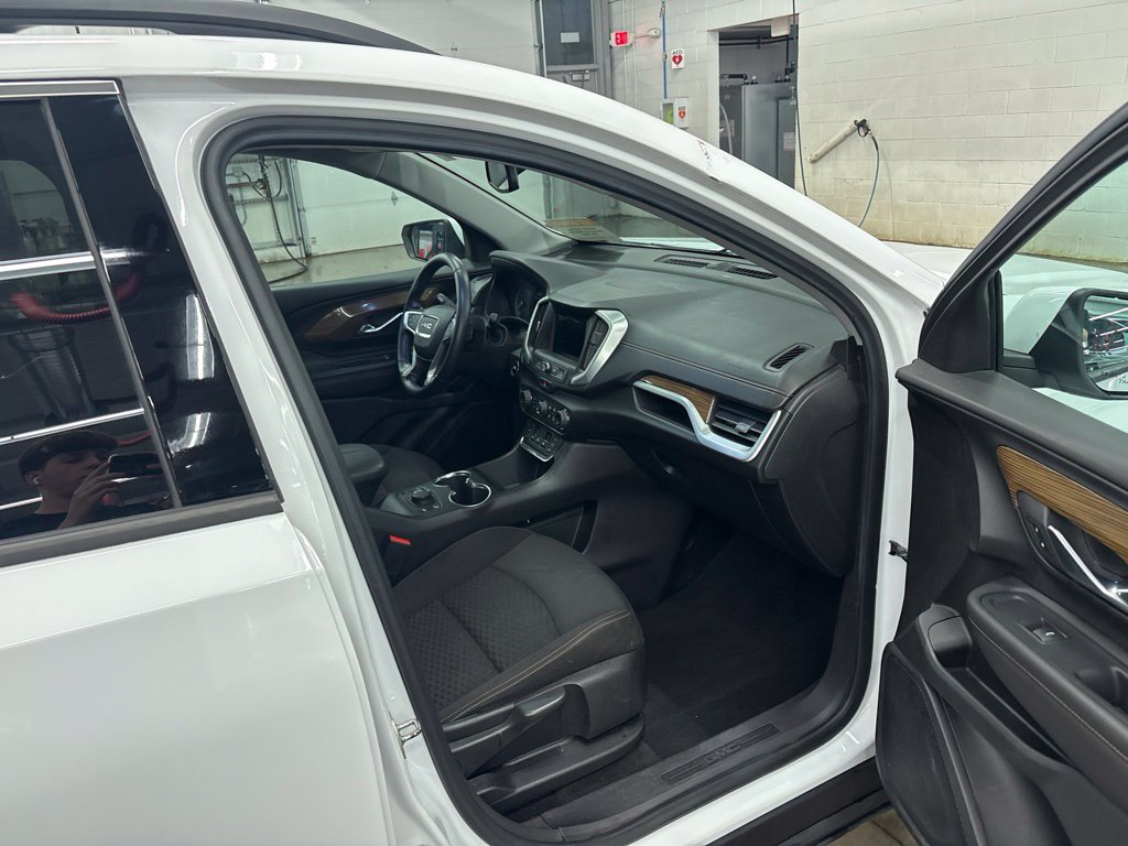 Used 2018 GMC Terrain SLE w/ Driver Convenience Package AWD/4WD image 10