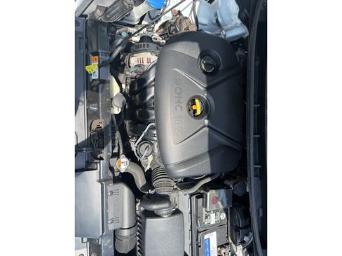 Used 2014 Hyundai Elantra SE FWD image 26