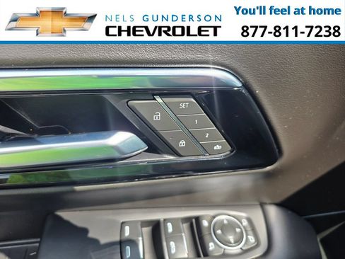Certified 2025 Chevrolet Suburban High Country AWD/4WD image 20