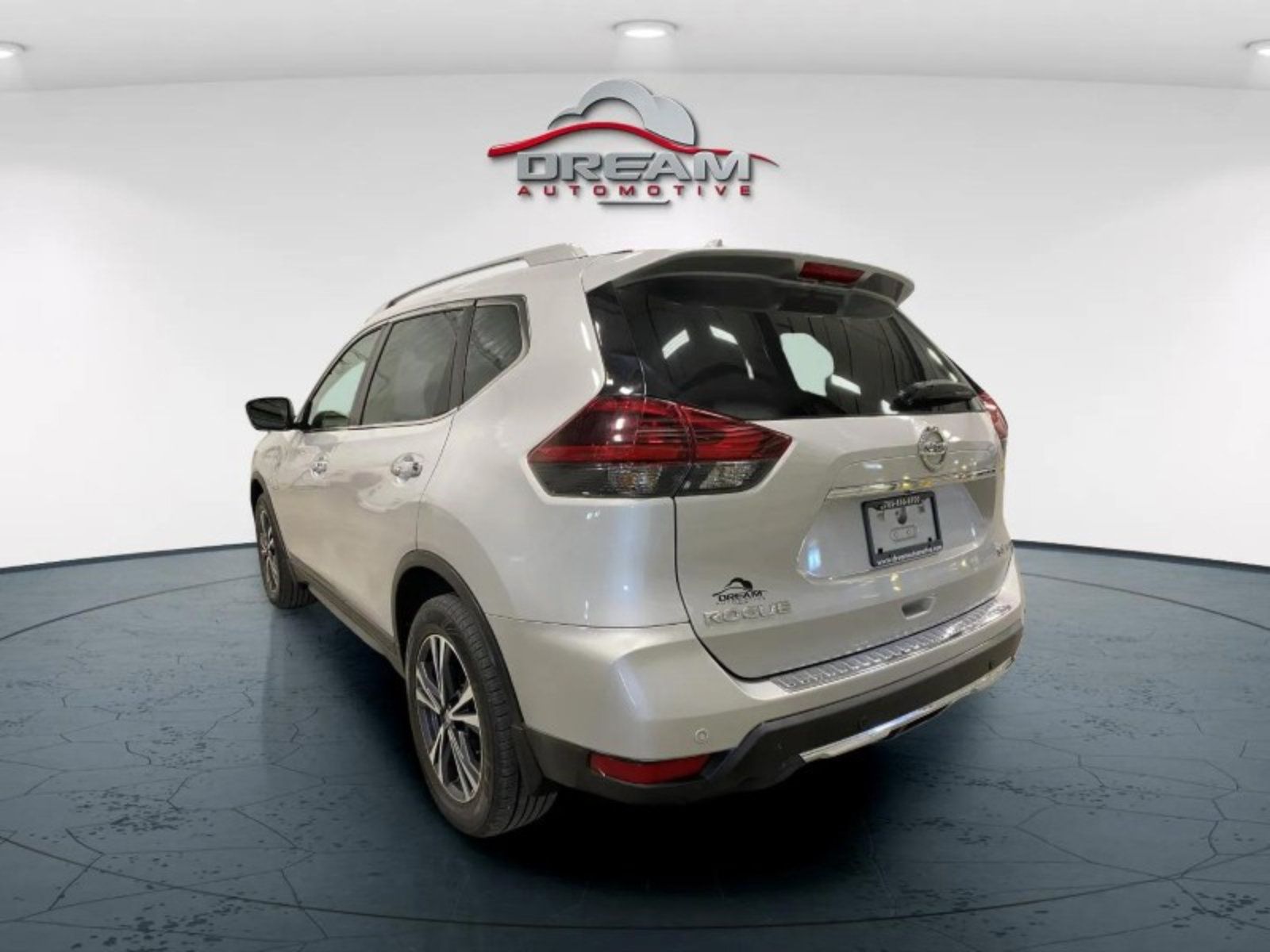 Used 2020 Nissan Rogue SV w/ Sun & Sound Touring Package AWD/4WD image 5