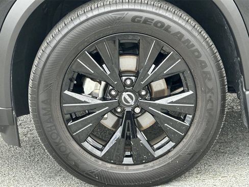Certified 2023 Nissan Rogue SV w/ SV Premium B Package image 27