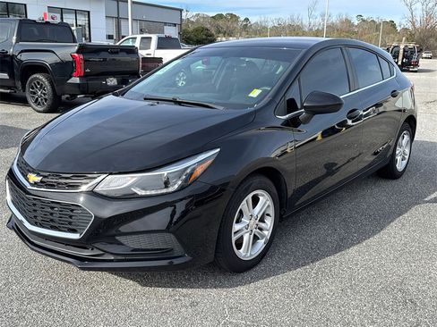 Used 2018 Chevrolet Cruze LT w/ Convenience Package image 7