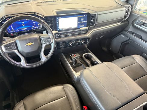 Used 2024 Chevrolet Silverado 1500 LTZ AWD/4WD image 25
