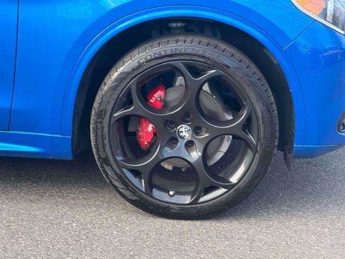 Used 2023 Alfa Romeo Stelvio Veloce image 6