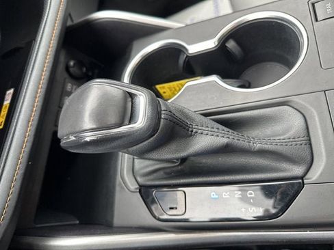 Used 2023 Toyota Highlander Bronze Edition image 18