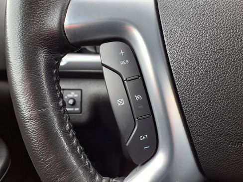 Used 2015 GMC Acadia SLE image 13