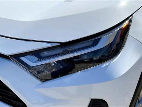 Used 2022 Toyota RAV4 XLE w/ Convenience Package AWD/4WD image 32