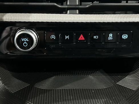 New 2026 Ford Explorer Active w/ Active Comfort Package AWD/4WD image 90