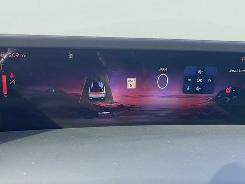 Used 2024 Lincoln Nautilus Reserve image 12