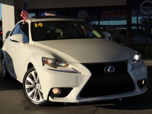 Used 2014 Lexus IS 250 4dr Sport Sdn Auto RWD image 2