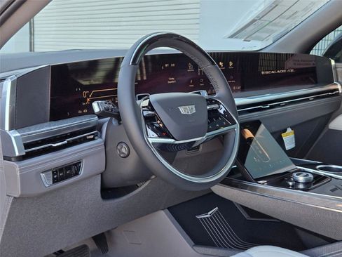 New 2026 Cadillac Escalade IQL Luxury image 10