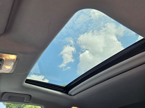 Certified 2019 Toyota Highlander XLE FWD image 17