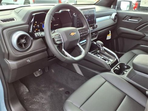 New 2025 Chevrolet Colorado LT w/ LT Convenience Package image 6