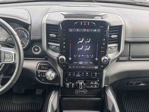 Used 2024 RAM 1500 Laramie image 12