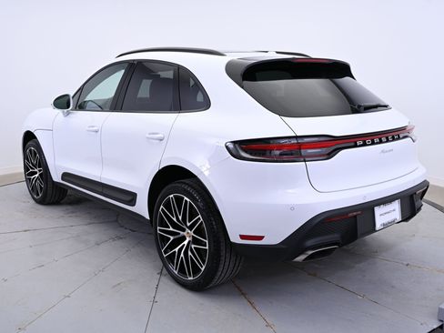 Used 2025 Porsche Macan image 3