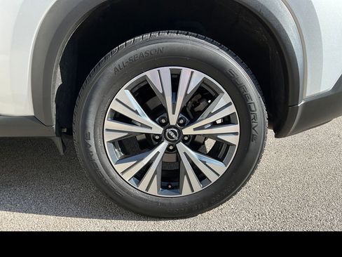 Used 2023 Nissan Rogue SV AWD/4WD image 15