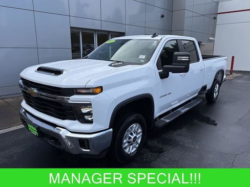 Used 2025 Chevrolet Silverado 2500 LT w/ Convenience Package AWD/4WD image 1